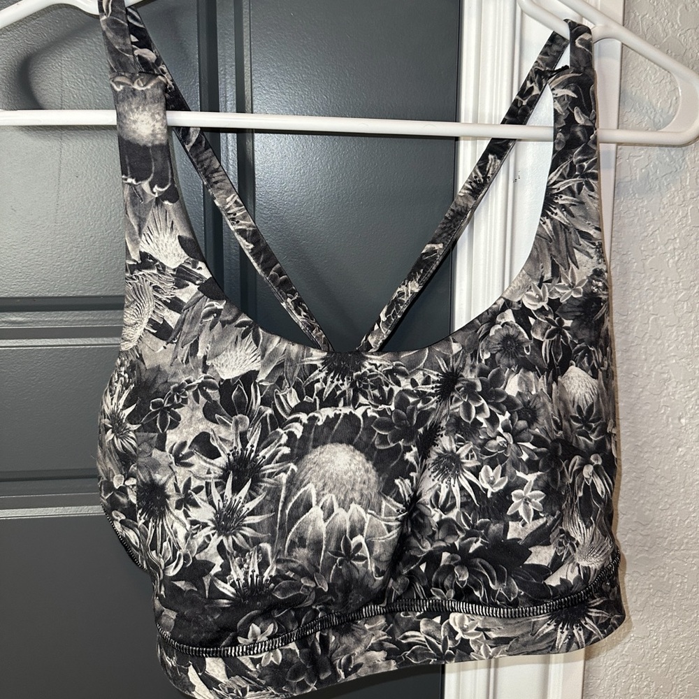 Lululemon sports bra